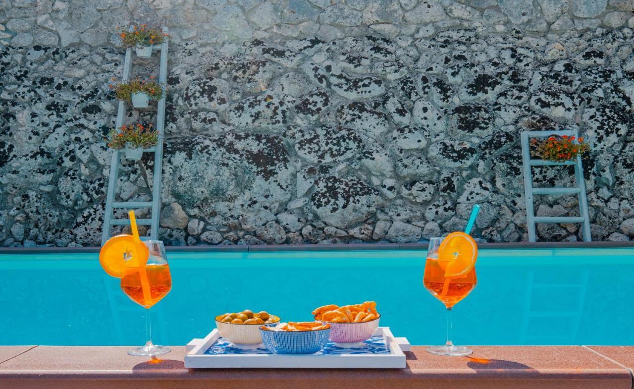 Villa Vanessa Con Piscina Privata - Castro Castro  Buitenkant foto