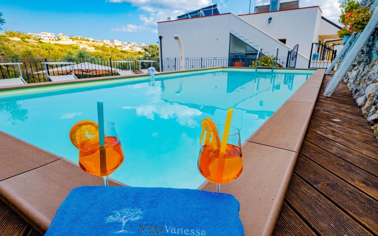 Villa Vanessa Con Piscina Privata - Castro Castro  Buitenkant foto