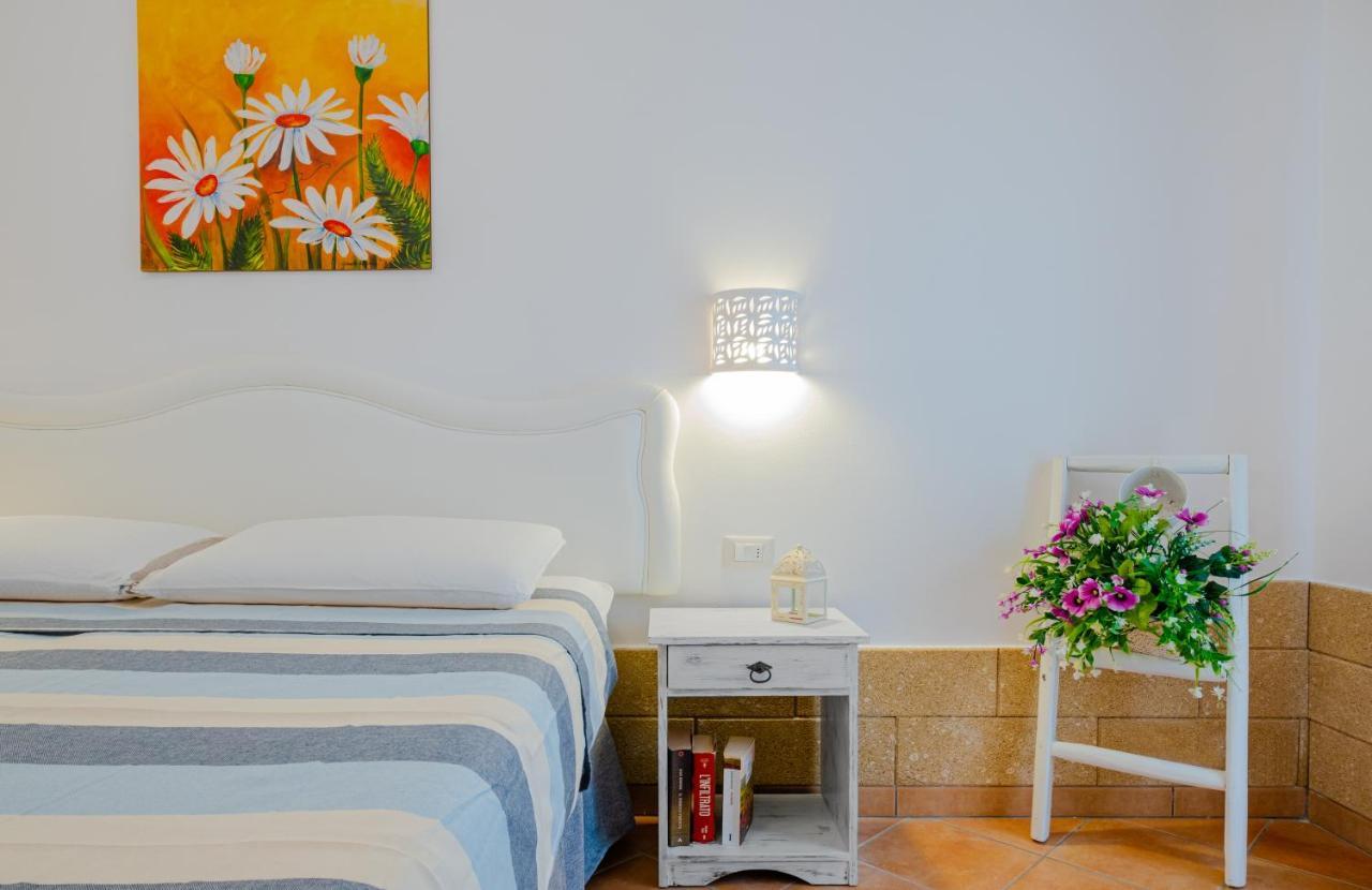 Villa Vanessa Con Piscina Privata - Castro Castro  Buitenkant foto