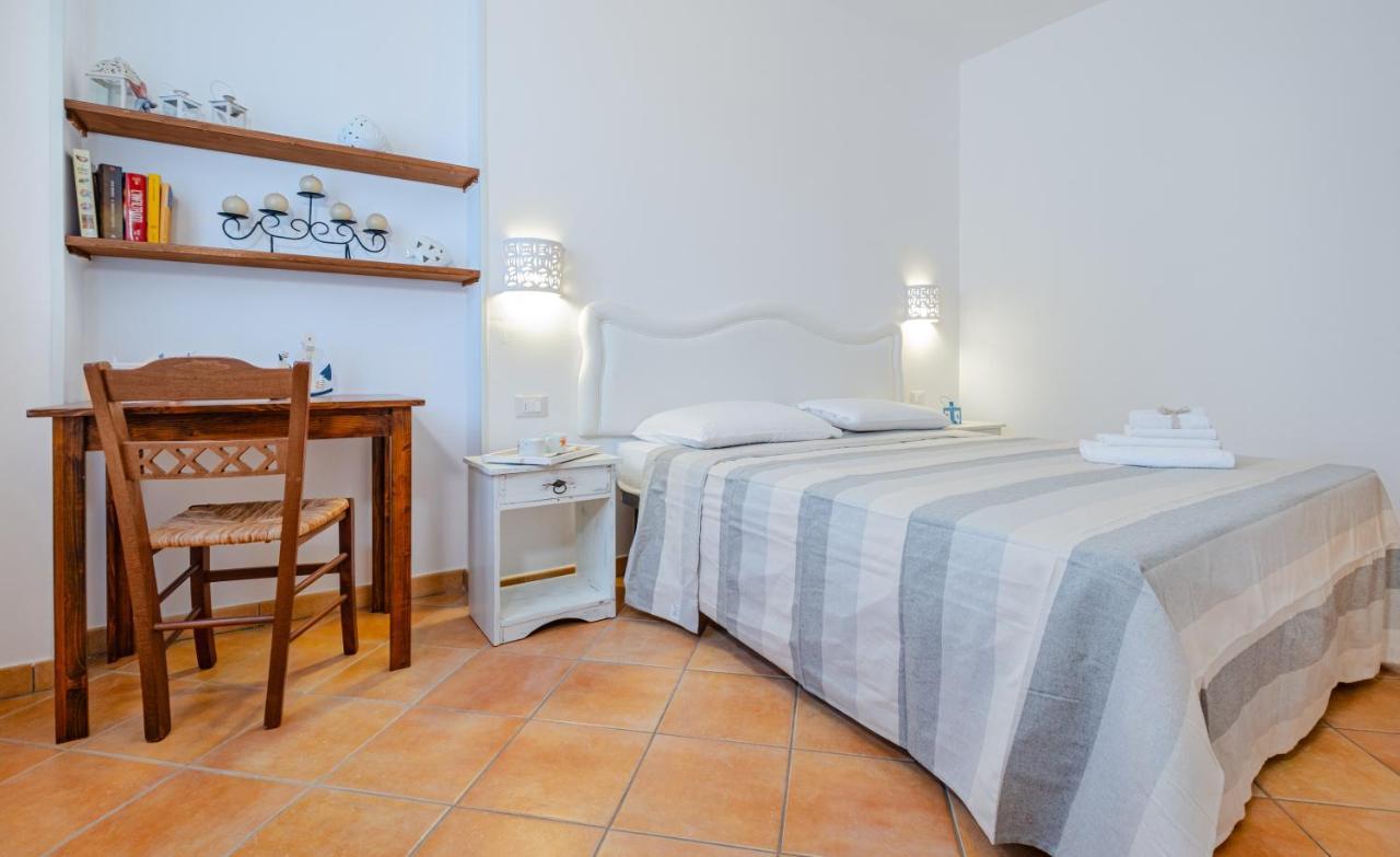 Villa Vanessa Con Piscina Privata - Castro Castro  Buitenkant foto