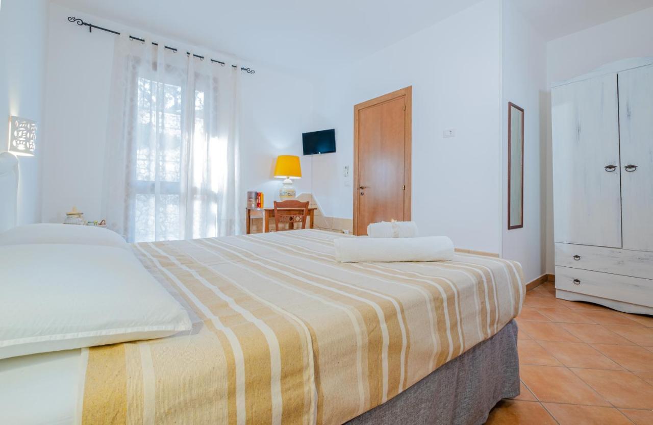 Villa Vanessa Con Piscina Privata - Castro Castro  Buitenkant foto