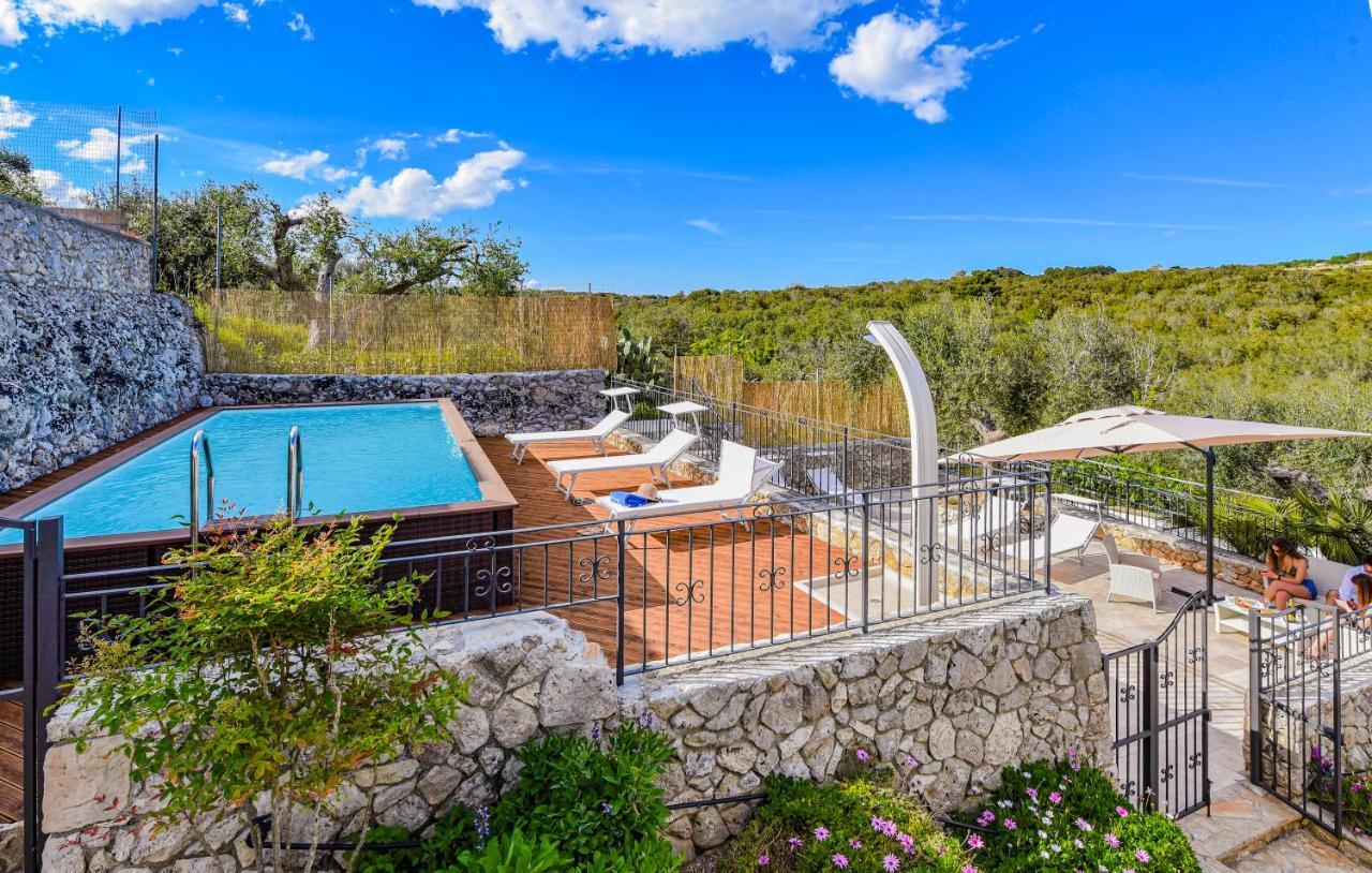 Villa Vanessa Con Piscina Privata - Castro Castro  Buitenkant foto