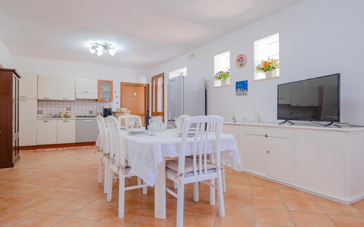 Villa Vanessa Con Piscina Privata - Castro Castro  Buitenkant foto