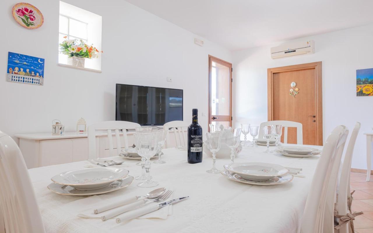 Villa Vanessa Con Piscina Privata - Castro Castro  Buitenkant foto