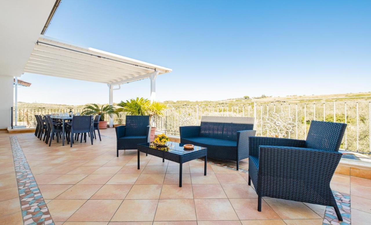 Villa Vanessa Con Piscina Privata - Castro Castro  Buitenkant foto